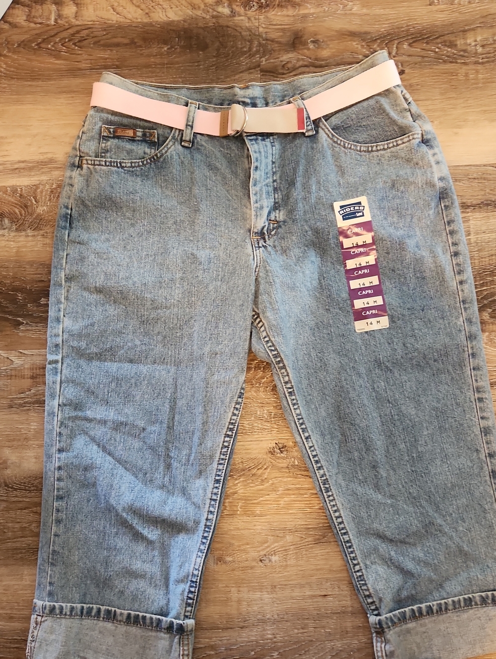 Women's Lee Straight Light Blue Capri Jeans with Pink Belt 14